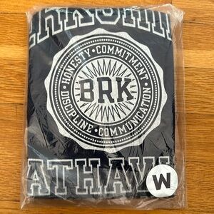 Berkshire Hathaway Shareholder T-Shirt Size Medium Vintage